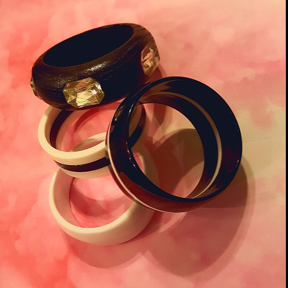 Bracelets Black & White Bundle - image 3